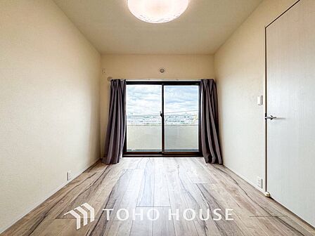 家族一人ひとりの大切なプライベート空間。趣味・感性で個性的に飾って頂けるようシンプルに仕上げてあります。