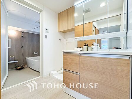 ご家族の1日が始まり、1日の終わりを締めくくる洗面空間。