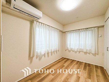 一日の疲れをいやしてくれる主寝室。自分時間を快適に過ごすプライベートルーム。