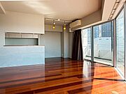 ここにはみんなが集い、食事と楽しい会話が始まるスペース。