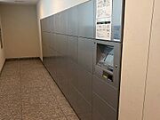 普段留守がちなご家族にも安心な宅配ボックスを完備。再配達を頼む手間を省ける嬉しい設備です。