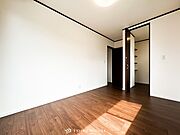 収納スペースもあり、生活しやすい居住スペースです。