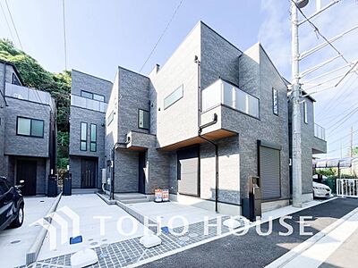 外観:時間のゆとりと空間、爽やかな陽光がもたらす光と風を贅沢なまでに感じる暮らしが始まります。 外観:時間のゆとりと空間、爽やかな陽光がもたらす光と風を贅沢なまでに感じる暮らしが始まります。