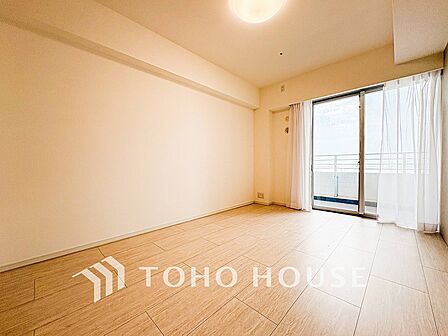 一日の疲れをいやしてくれる主寝室。自分時間を快適に過ごすプライベートルーム。