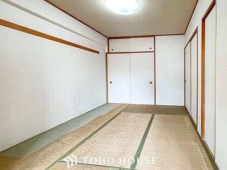 来客時や一息つきたいときなどに利用できる用途多様な空間です。