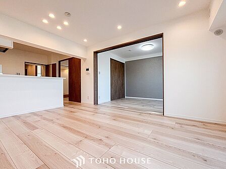 ここにはみんなが集い、食事と楽しい会話が始まるスペース。