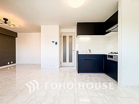 ここにはみんなが集い、食事と楽しい会話が始まるスペース。