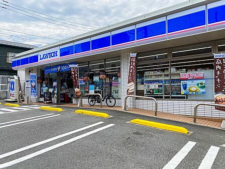 24時間営業ですので、急な買い物に便利です。