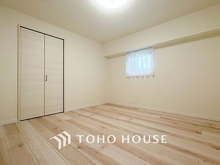 一日の疲れをいやしてくれる主寝室。自分時間を快適に過ごすプライベートルーム。