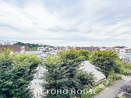 開放感ある眺望と共に四季の変化も楽しめる、心地よい場所。