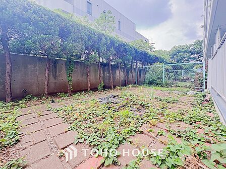 毎日の暮らしの中に癒しを与えてくれるお庭スペース。