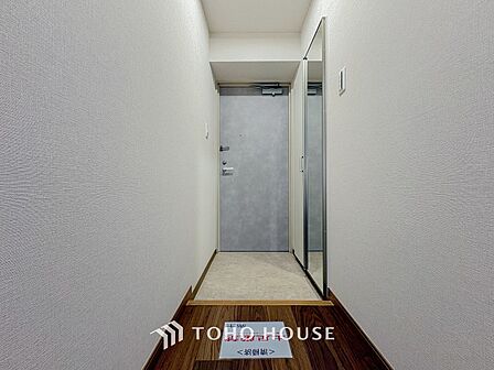 居住者の帰り、訪れる方を優しく迎えてくれる玄関です。