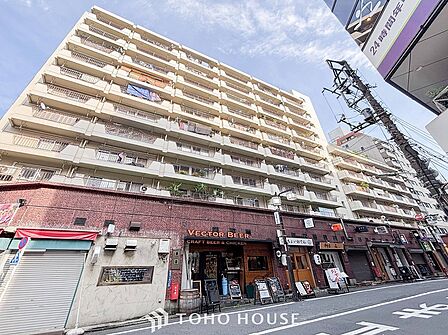 時代の流れに惑わされないシックなカラートーンで街並みに溶け込む外観。