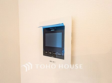 誰が来てもわかる様にモニター付きインターホンを設置。