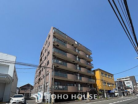 表現された空間は豊かな光と風を纏い、暮らしの時間を豊かにしてくれます。
