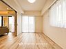 洋室：リビングに隣接した洋室。開け放してリビングと一体化してお使いいただくのもいいですね。