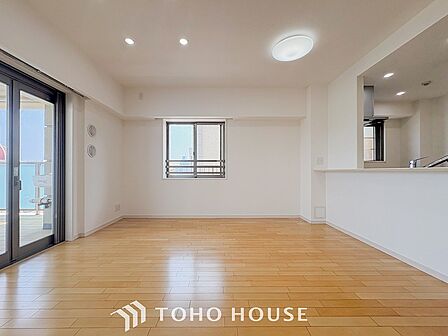 落ち着いた雰囲気に包まれた伸びやかな空間で、ゆったりと家族団らんの時間を過ごせます。
