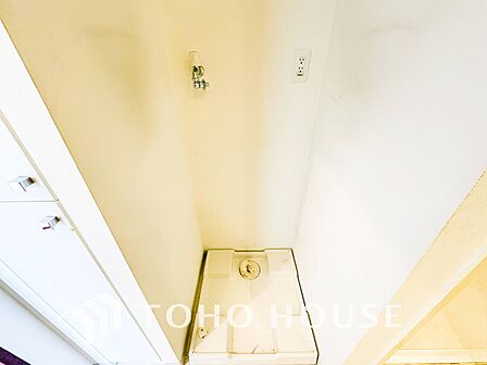 洗濯機を配置しても十分なスペースを確保しております。