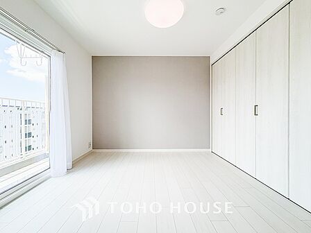1日の疲れを癒し、心地よく寛げるようゆったりとした広さを確保しています。