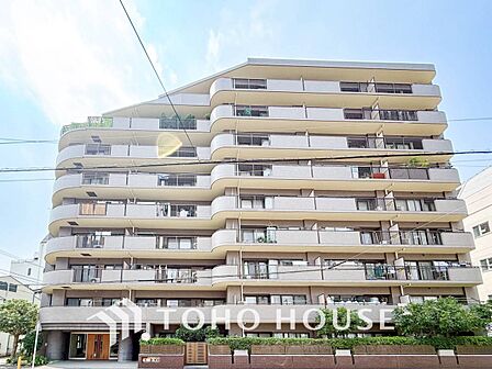 閑静な住宅街の一角、ひと時のくつろぎが生まれ、ゆっくりと愛着が育まれていきます。