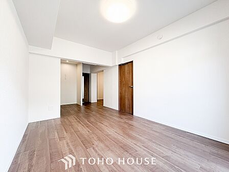 家族みんなが爽やかに健やかに過ごせるように、溢れる光をたっぷり取り込んだリビングダイニング。