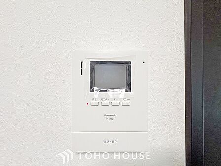 誰が来てもわかる様にモニター付きインターホンを設置。