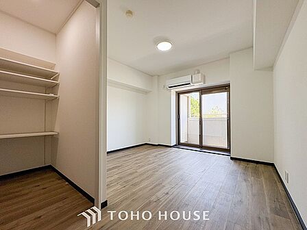 収納スペースもあり、生活しやすい居住スペースです。