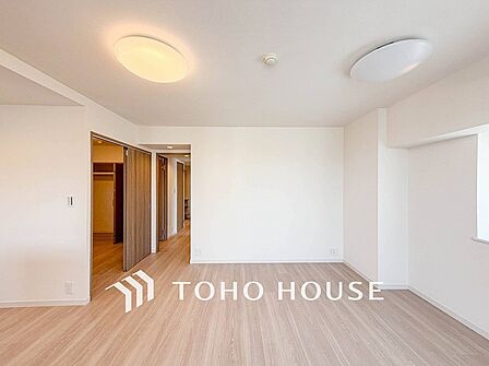 落ち着いた雰囲気に包まれた伸びやかな空間で、ゆったりと家族団らんの時間を過ごせます。