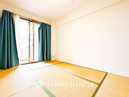 来客時や一息つきたいときなどに利用できる用途多様な空間です。
