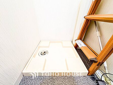 洗濯機を配置しても十分なスペースを確保しております。