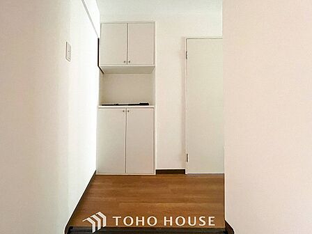居住者の帰り、訪れる方を優しく迎えてくれる玄関です。