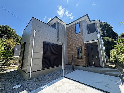外観:爽やかな青空の下に贅沢なほどに降り注ぐ陽光、豊かな居住性と、クオリティが見事に調和した住空間。 外観:爽やかな青空の下に贅沢なほどに降り注ぐ陽光、豊かな居住性と、クオリティが見事に調和した住空間。