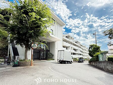 忙しく過ぎゆく日常を置き去るほど、ゆったりした時間が流れる住環境。
