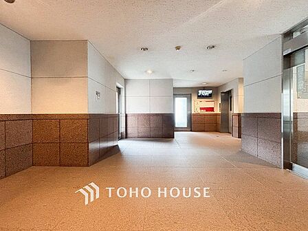 訪れるゲストや住む人を優しく迎え入れてくれる明るい空間です。