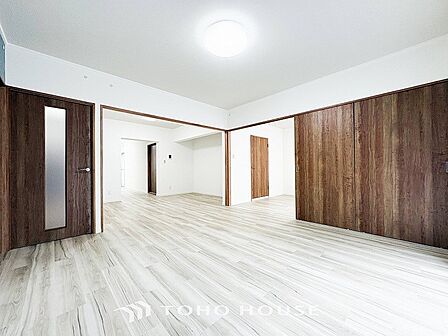 落ち着いた雰囲気に包まれた伸びやかな空間で、ゆったりとした時間を過ごせます。