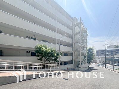 外観：表現された空間は豊かな光と風を纏い、暮らしの時間を豊かにしてくれます。