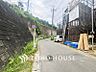 外観：前面道路含む現地写真『快適』は「家」と「街」と「環境」が調和した時に訪れるだと改めて感じさせてくれます。