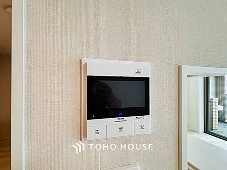 誰が来てもわかる様にモニター付きインターホンを設置。