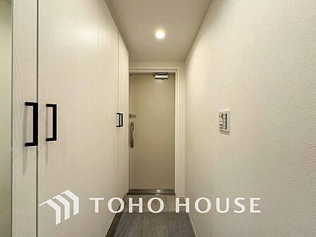 居住者の帰り、訪れる方を優しく迎えてくれる玄関です。