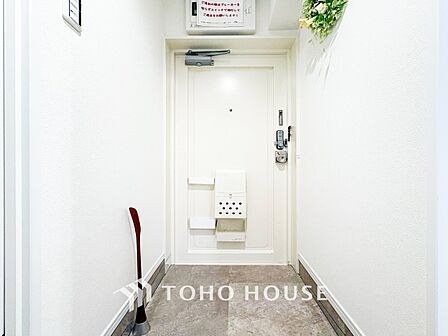 居住者の帰り、訪れる方を優しく迎えてくれる玄関です。