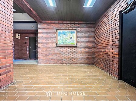 訪れるゲストや住む人を優しく迎え入れてくれる明るい空間です。