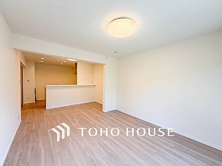 ここにはみんなが集い、食事と楽しい会話が始まるスペース。