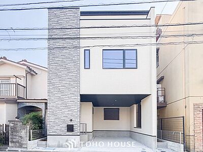 外観:住む人を映し出す洗練された佇まいは、いつまでも輝き続けながらいつしか街の風景に溶け込んでいきます。 外観:住む人を映し出す洗練された佇まいは、いつまでも輝き続けながらいつしか街の風景に溶け込んでいきます。