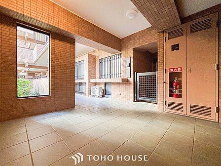 訪れるゲストや住む人を優しく迎え入れてくれる明るい空間です。