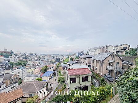 空に手が届きそうなほど視界が開けて開放感があります。