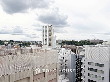 開放的で気持ちの良い眺望と青い空を満喫できます。