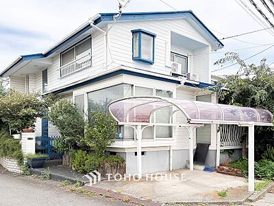 外観：時間のゆとりと空間、爽やかな陽光がもたらす光と風を贅沢なまでに感じる暮らしが始まります。