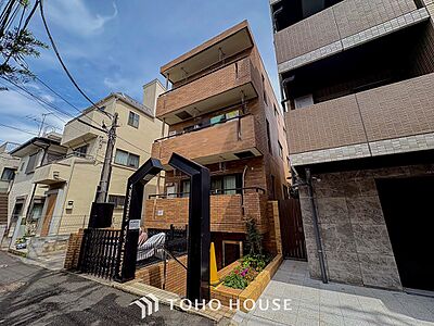 外観:表現された空間は豊かな光と風を纏い、暮らしの時間を豊かにしてくれます。 外観:表現された空間は豊かな光と風を纏い、暮らしの時間を豊かにしてくれます。