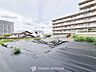 外観：閑静な住宅街の陽当りに恵まれた土地で寛ぎに満ちた生活を。