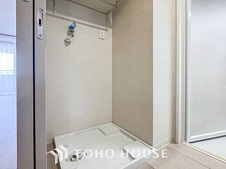 洗濯機を配置しても十分なスペースを確保しております。